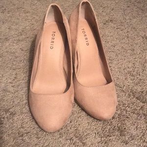 Tan chunky heels